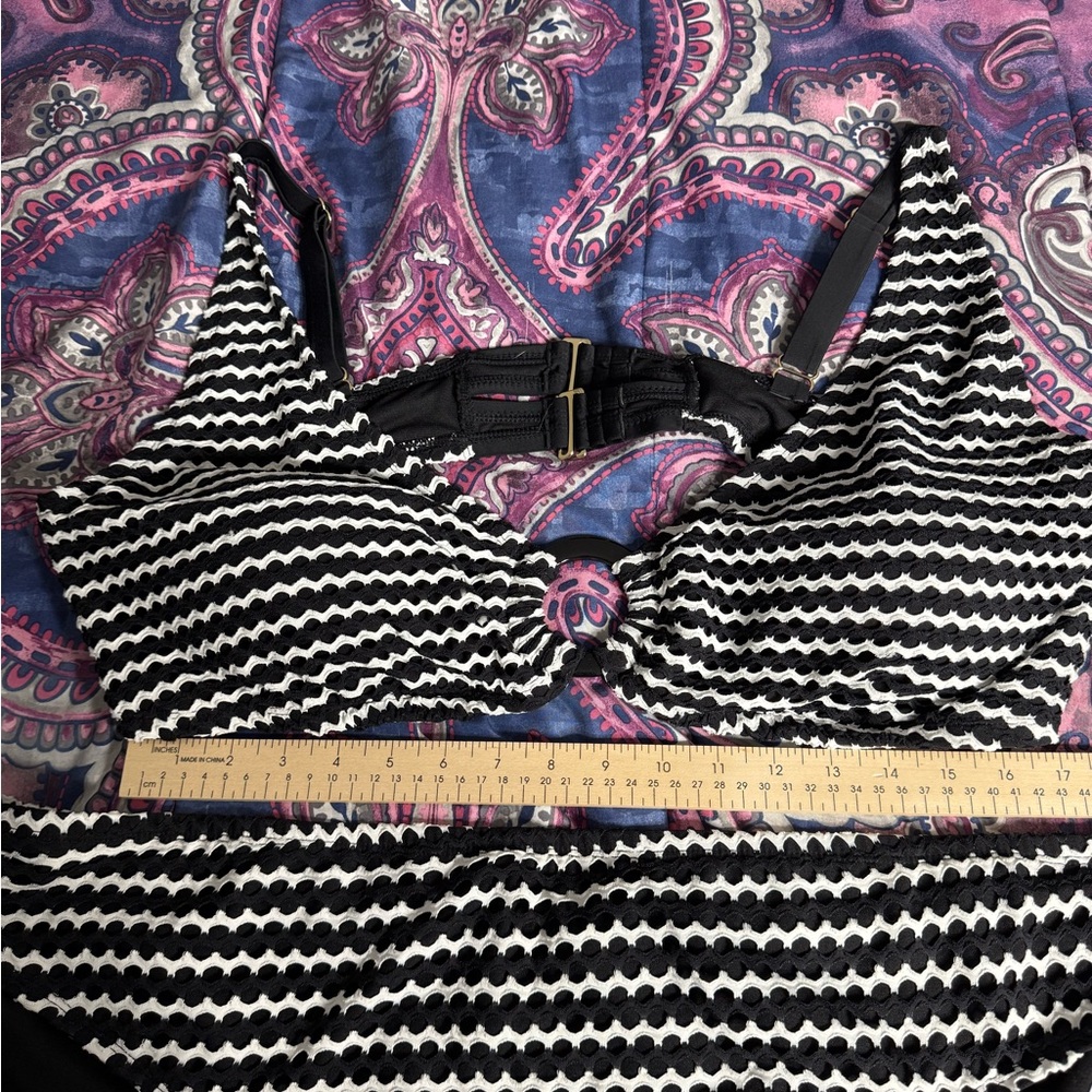 Time and Tru Black and White Wave-Print Bikini Set Plus Size 3X - Picture 5 of 7